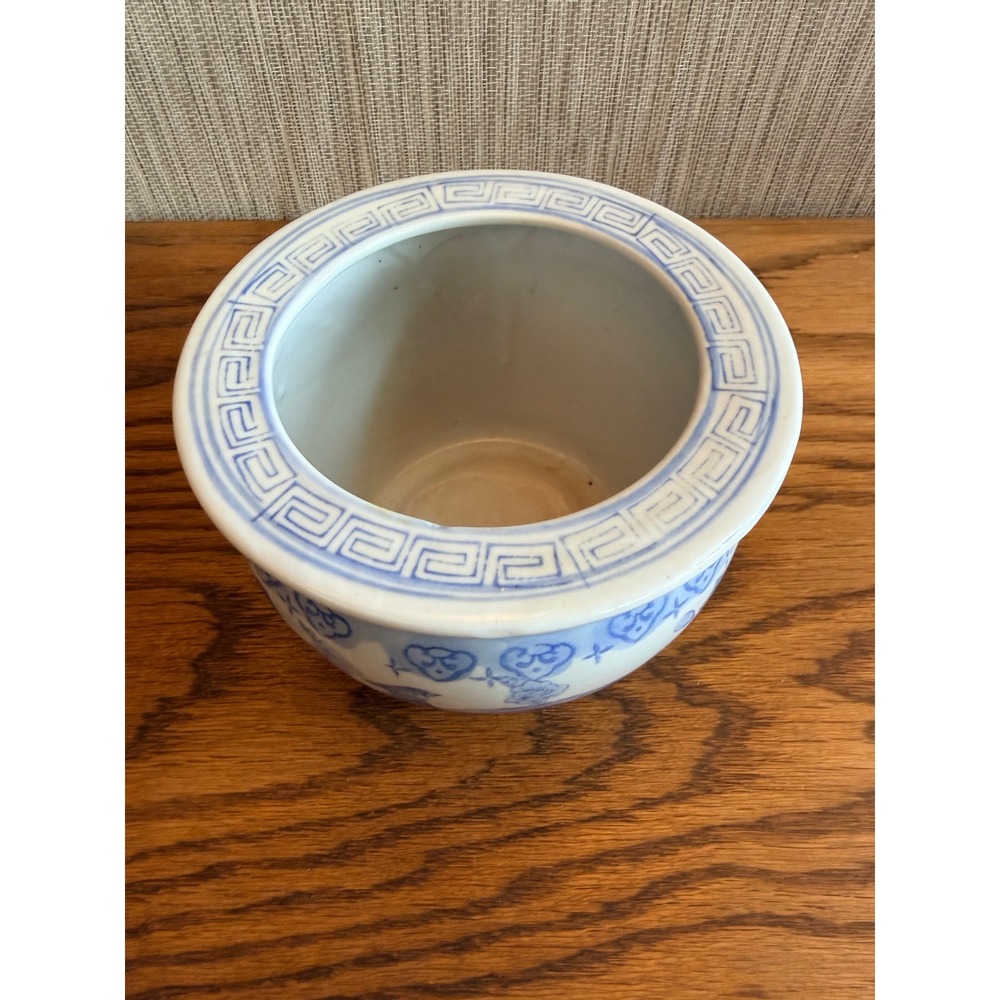 Vintage Blue White Chinoiserie Cachepot with Bird and Floral Design - Picture 5 of 13